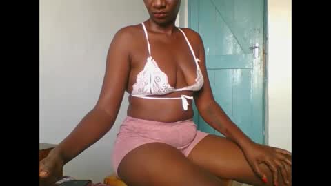 bella online show from January 13, 2025, 8:37 am