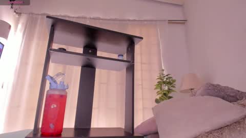 Snapshot of sweet_booty1 chatting on February 19, 2025, 5:16 pm Chelsy online show from February 19, 2025, 5:16 pm