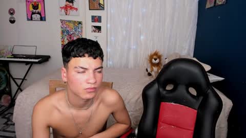 Snapshot of sweet_boys_xx chatting on February 21, 2025, 10:39 am CristianBrayan PVT OPEN online show from February 21, 2025, 10:39 am