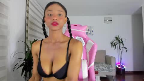 sweet_brunette88 online show from December 5, 2024, 11:40 pm