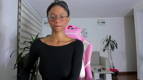 sweet_brunette88 online show from March 9, 2025, 3:01 am