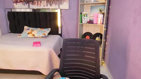 Snapshot of sweet_c4ndy chatting on December 16, 2025, 3:50 pm Candy online show from December 16, 2025, 3:50 pm