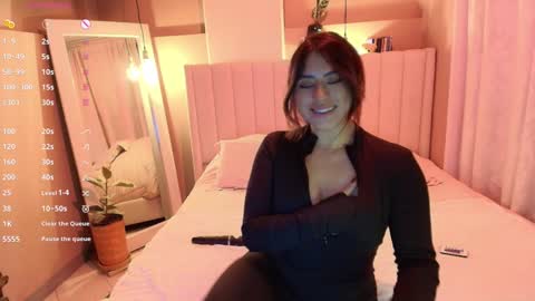 Snapshot of sweet_cami1 chatting on January 26, 2025, 4:41 am Camila online show from January 26, 2025, 4:41 am