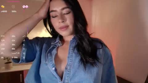 Snapshot of sweet_cami1 chatting on June 18, 2026, 11:31 pm Camila online show from June 18, 2026, 11:31 pm