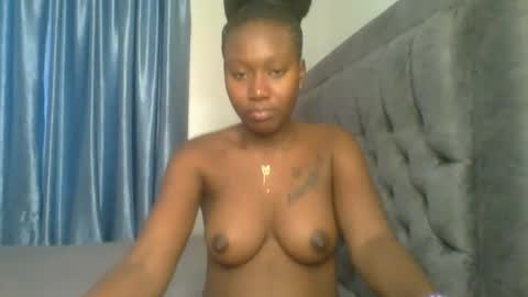 Camila online show from November 3, 2025, 5:42 am