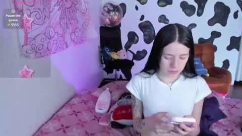 Snapshot of sweet_celeste__ chatting on October 6, 2025, 8:28 pm CELEST online show from October 6, 2025, 8:28 pm