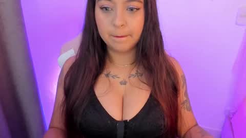 Chloe online show from December 23, 2024, 8:47 pm