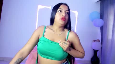 Snapshot of sweet_cinamon69 chatting on October 13, 2025, 2:17 pm Canela online show from October 13, 2025, 2:17 pm