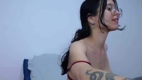 sweet_cloe444 online show from May 7, 2026, 3:23 am