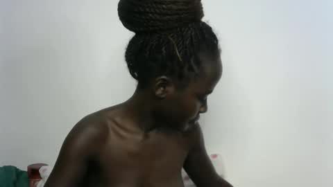 sweet_diva19 online show from October 30, 2025, 9:04 pm