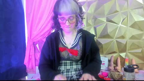  emmili  online show from December 26, 2024, 3:20 pm