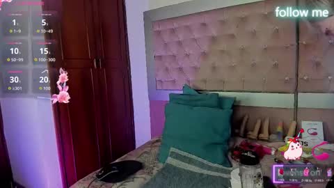  emmili  online show from March 26, 2026, 12:22 pm