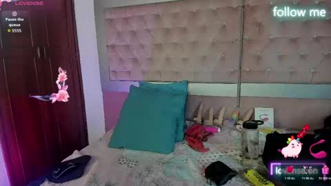  emmili  online show from April 14, 2026, 12:33 pm