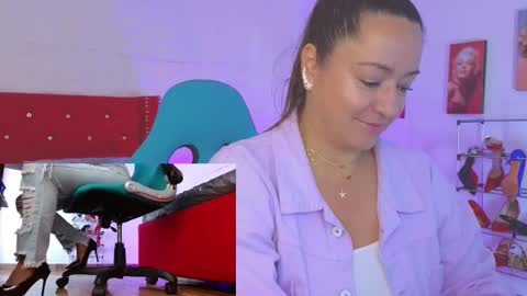 Snapshot of sweet_evans___ chatting on October 5, 2025, 2:32 am Sweet Evans online show from October 5, 2025, 2:32 am