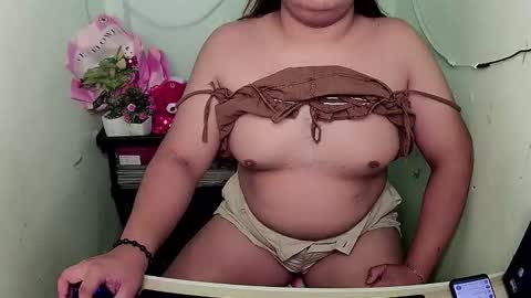 sweet_frex123 online show from October 8, 2025, 3:53 pm