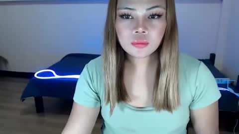 sophia daisy  online show from December 18, 2025, 12:00 pm