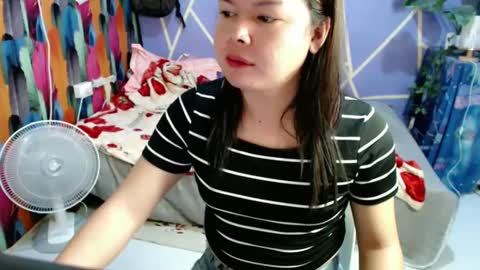 Snapshot of sweet_kendallxxxx chatting on December 24, 2024, 2:10 am Nicahhh online show from December 24, 2024, 2:10 am