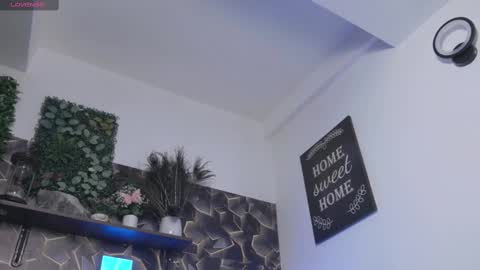 Snapshot of sweet_kitty2000 chatting on February 28, 2025, 12:21 am Alesy online show from February 28, 2025, 12:21 am