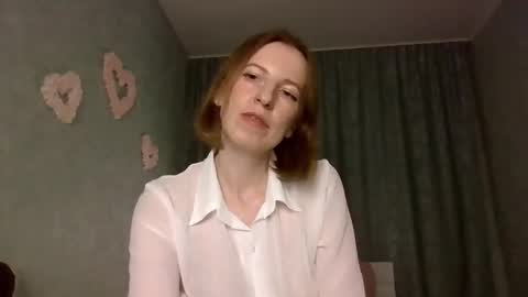 sweet_lilbunny online show from September 21, 2025, 5:47 pm