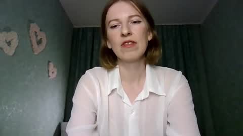 sweet_lilbunny online show from September 28, 2025, 3:17 pm