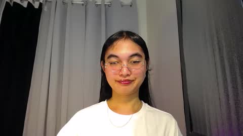 Snapshot of sweet_mariax chatting on March 4, 2025, 12:33 pm Maria Stella online show from March 4, 2025, 12:33 pm