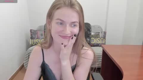 Mila online show from June 22, 2026, 6:27 pm