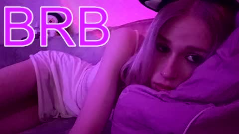 sweet_mol1y online show from November 17, 2025, 5:13 am