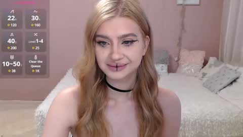 sweet_nicole_333 online show from March 12, 2025, 12:57 pm