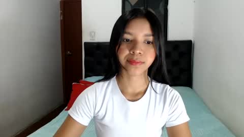 Snapshot of sweet_petite15 chatting on July 14, 2026, 12:22 pm petite sweet online show from July 14, 2026, 12:22 pm