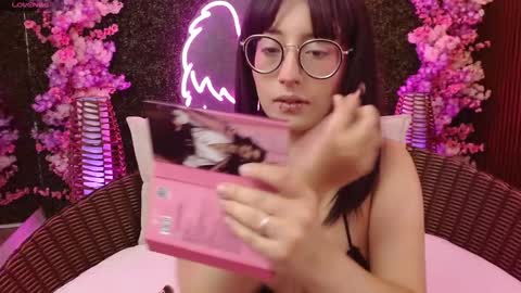 Roxanee online show from February 25, 2026, 1:21 pm