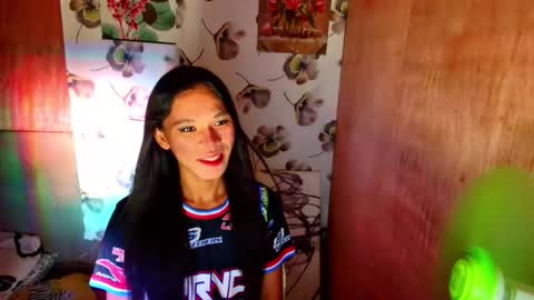 Zhienne online show from November 21, 2025, 10:36 am