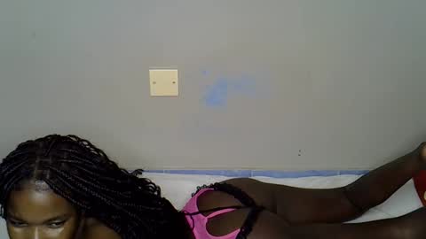 sweet_sheee online show from November 21, 2025, 7:01 pm