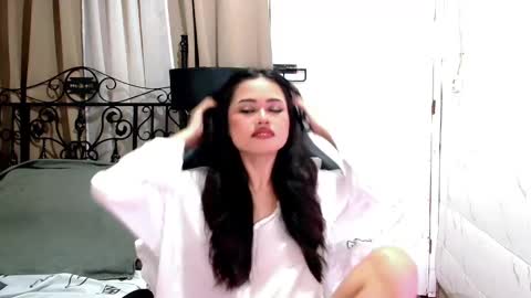 Leah online show from December 18, 2025, 9:59 am