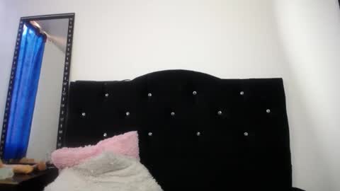 Adriana online show from April 5, 2026, 9:01 pm