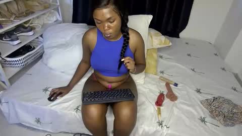 Nina online show from November 21, 2025, 11:31 am