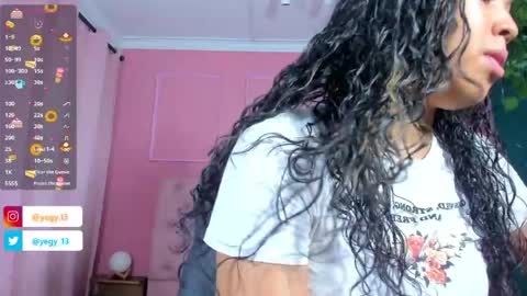 Snapshot of sweet_starxx chatting on May 27, 2026, 11:13 pm Yeileen online show from May 27, 2026, 11:13 pm