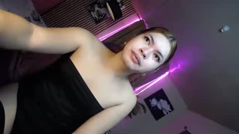 sweet_trexie online show from November 3, 2025, 12:13 am