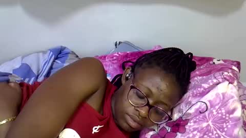 sweet_zarah online show from March 27, 2026, 2:28 am