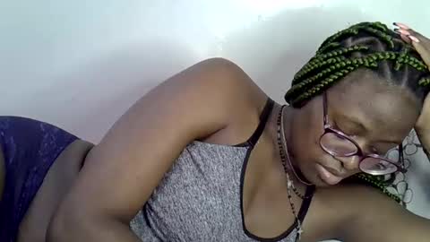 sweet_zarah online show from May 7, 2026, 3:39 pm