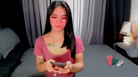 Snapshot of sweet_zoey12 chatting on December 17, 2025, 2:45 pm bea takashi online show from December 17, 2025, 2:45 pm