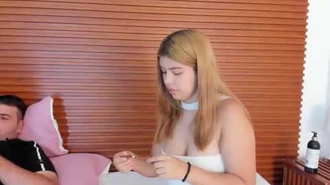 sweetandwilld online show from April 8, 2026, 10:32 pm