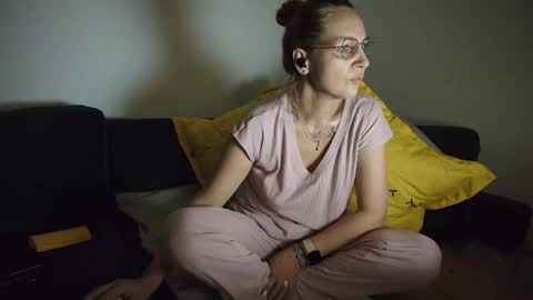 Snapshot of sweetania_ chatting on March 8, 2025, 10:45 pm Ania online show from March 8, 2025, 10:45 pm