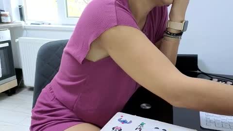 Snapshot of sweetania_ chatting on October 7, 2025, 8:44 am Ania online show from October 7, 2025, 8:44 am