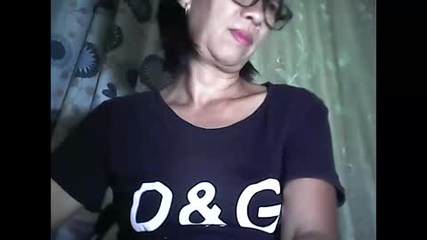Snapshot of sweetbella24 chatting on May 19, 2026, 1:06 pm im anne online show from May 19, 2026, 1:06 pm
