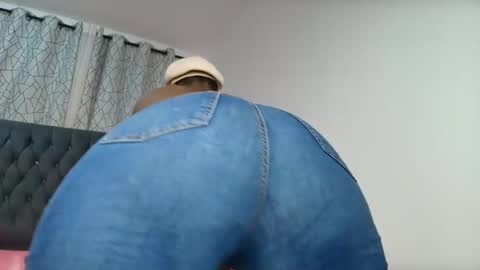 Sweetbigass online show from June 1, 2026, 12:01 am