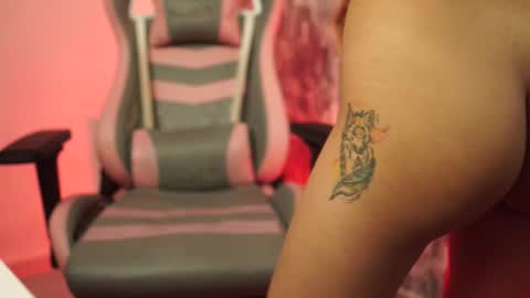 Salom independent model online show from February 7, 2026, 6:44 pm