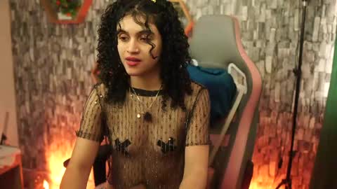 Snapshot of sweetbonii chatting on April 23, 2026, 8:44 pm Salom independent model online show from April 23, 2026, 8:44 pm