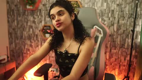 Snapshot of sweetbonii chatting on April 29, 2026, 8:37 pm Salom independent model online show from April 29, 2026, 8:37 pm