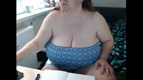 Snapshot of sweetboobs85h chatting on May 31, 2026, 8:43 am Sweetboobs85h online show from May 31, 2026, 8:43 am