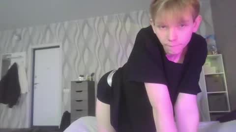 Snapshot of sweetboy7072007 chatting on November 30, 2025, 3:32 am SweetyBoy online show from November 30, 2025, 3:32 am